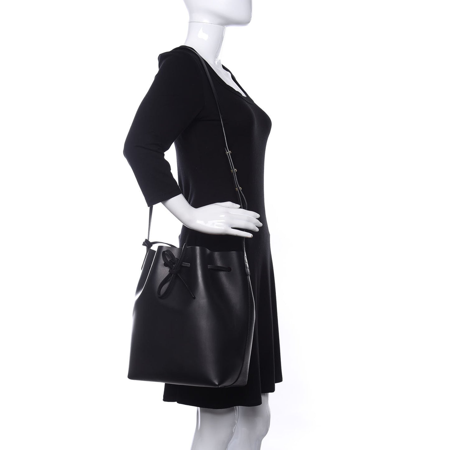 Vegetable Tanned Calfskin Bucket Bag Black Flamma