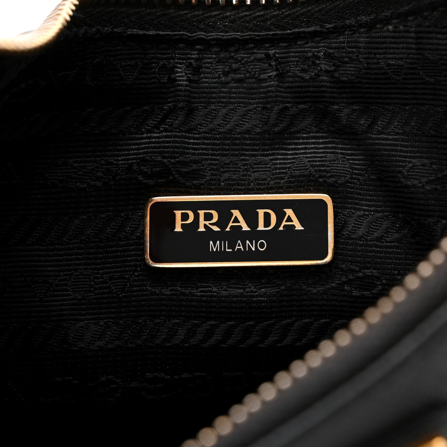 Saffiano Lux Re-Edition 2005 Shoulder Bag Black