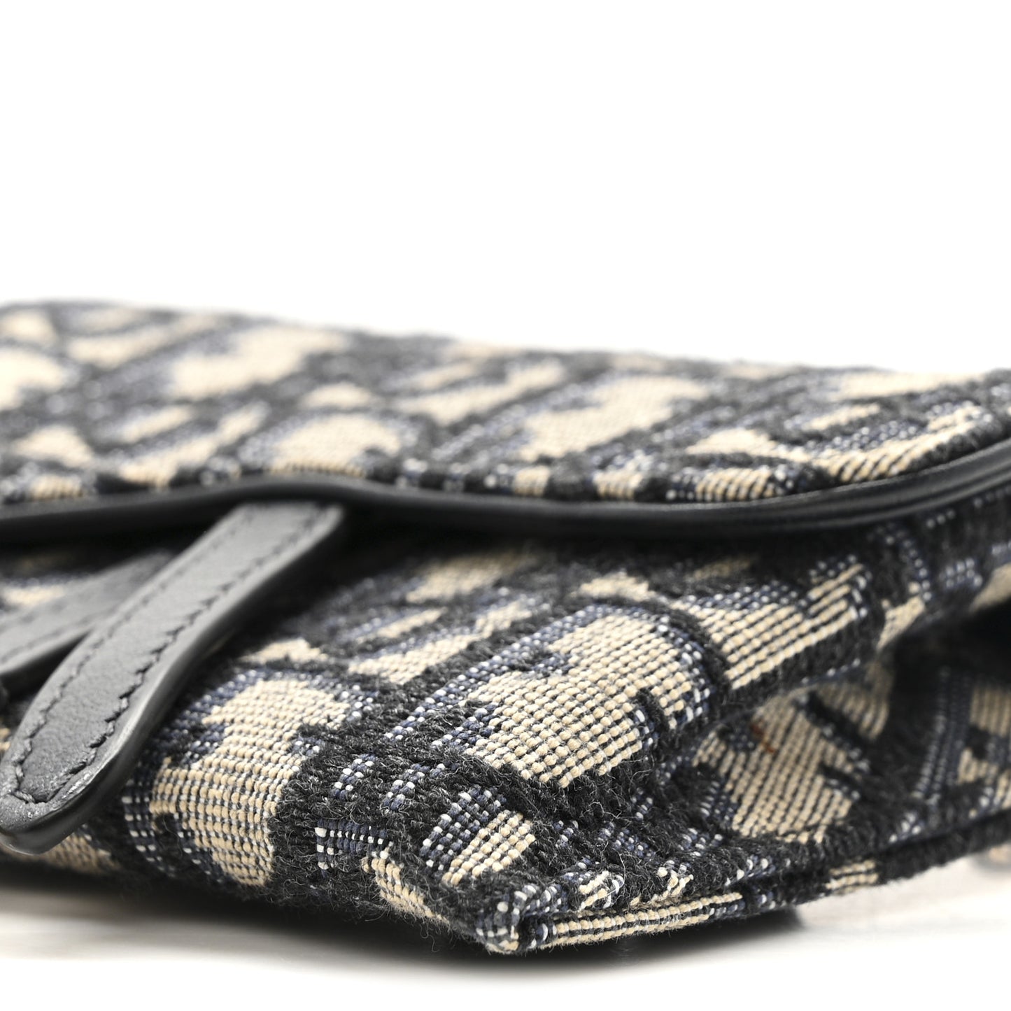 Oblique Nano Saddle Chain Pouch Blue