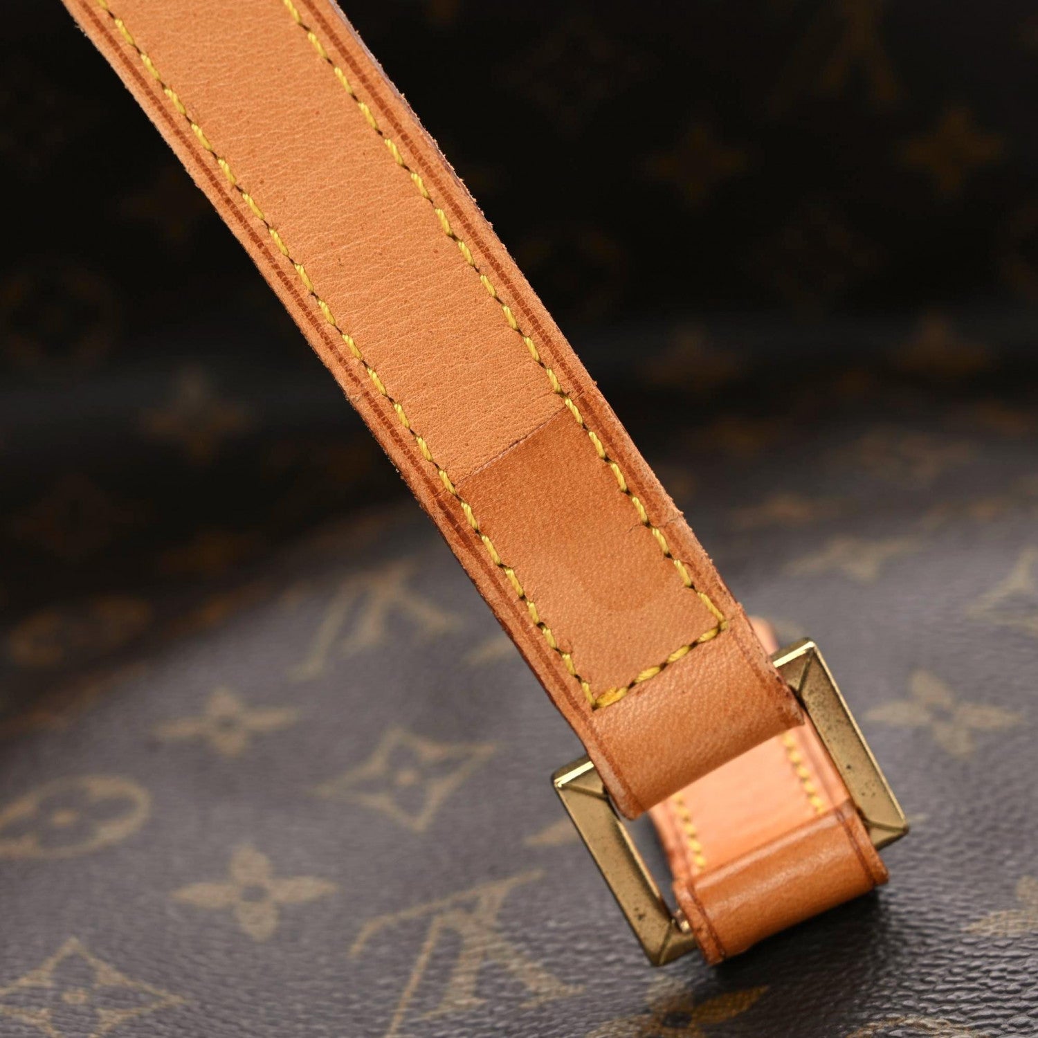 Louis Vuitton Monogram Cabas Mezzo 19 of 26