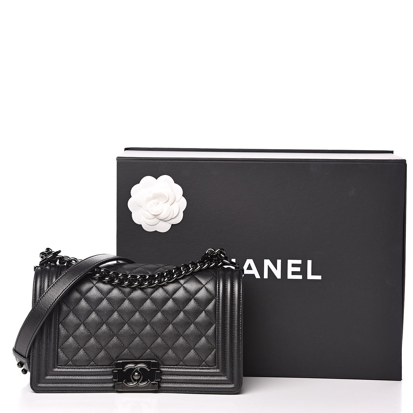 Caviar Quilted Medium Boy Flap So Black
