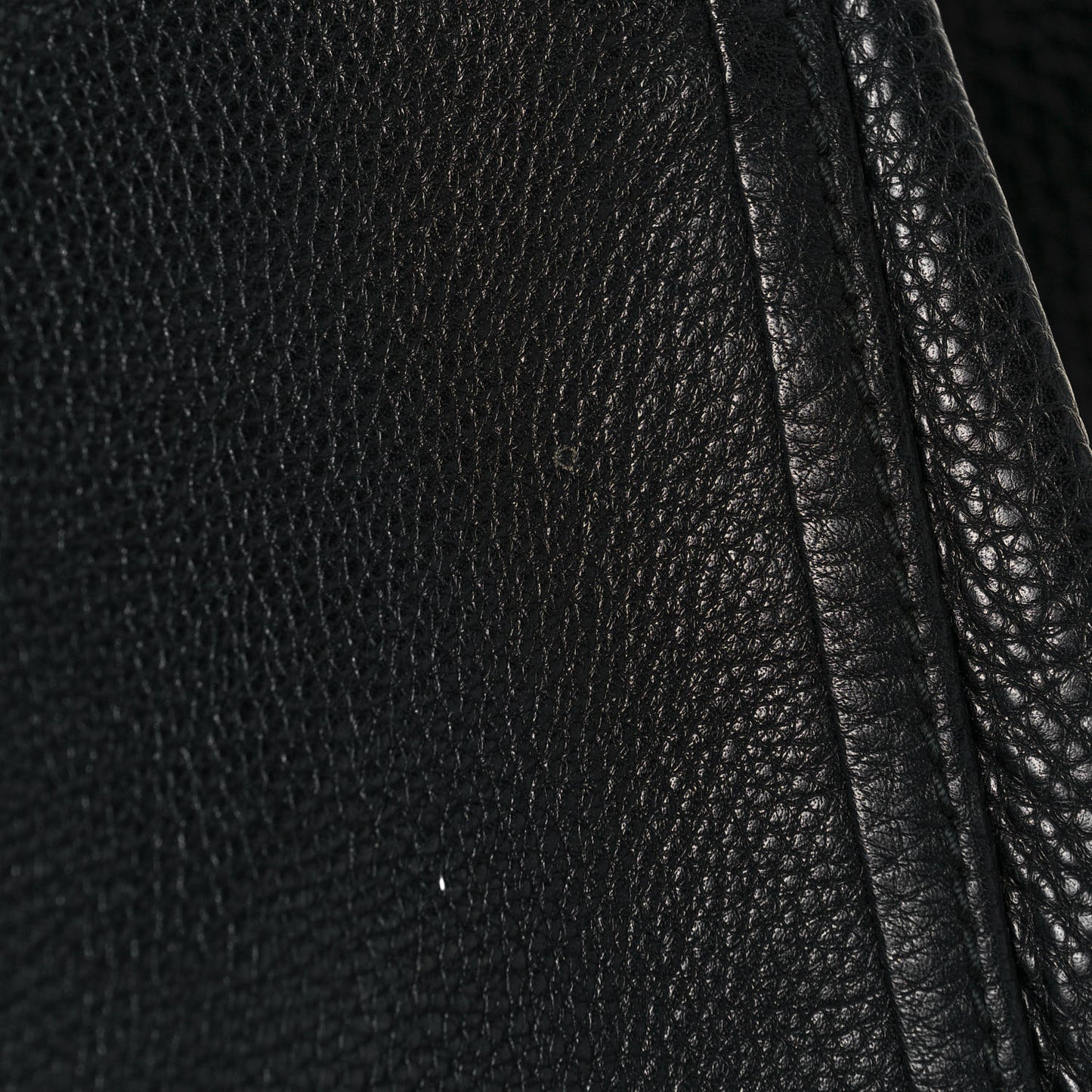 Pebbled Calfskin Large Soho Shoulder Bag Black