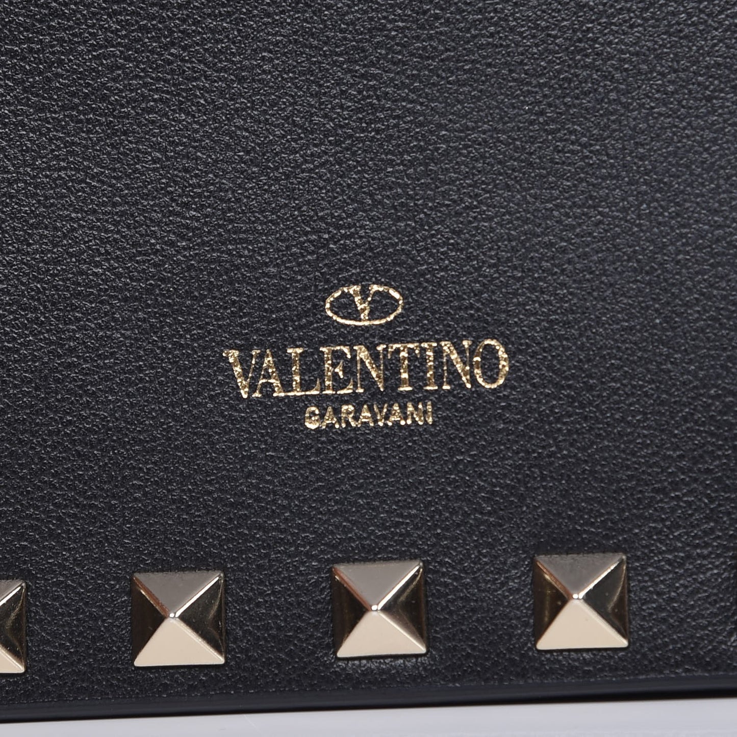 Vitello Rockstud Envelope Wallet on Chain Black