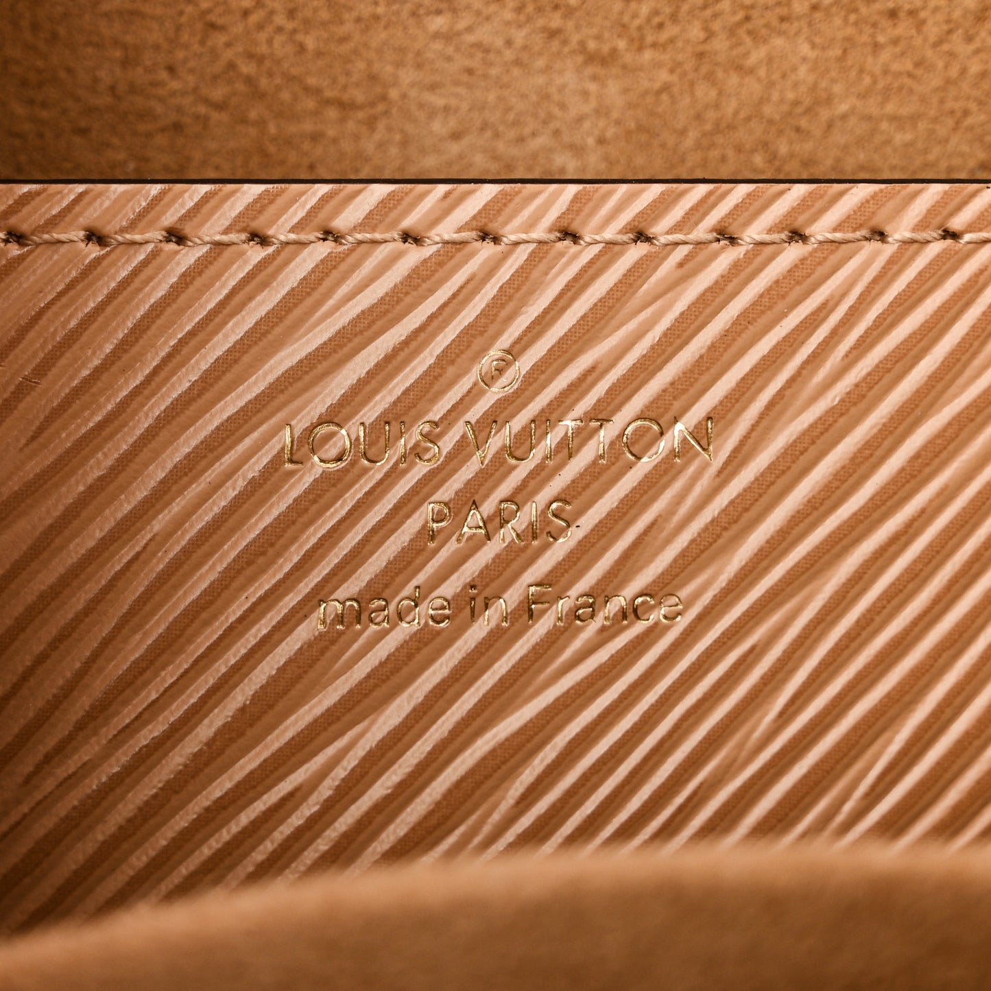 Epi Twist Shoulder Bag MM Camel