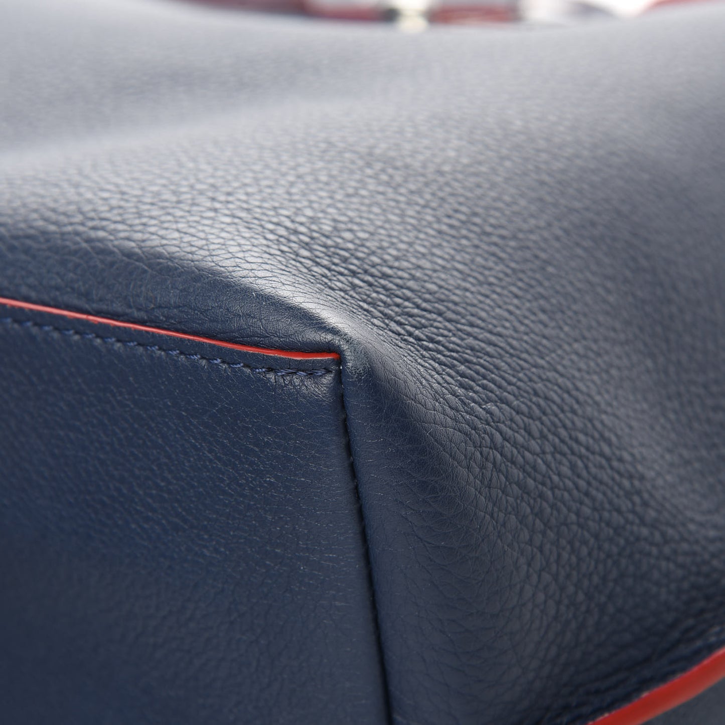 Calfskin Lockme Go Tote Marine Rouge