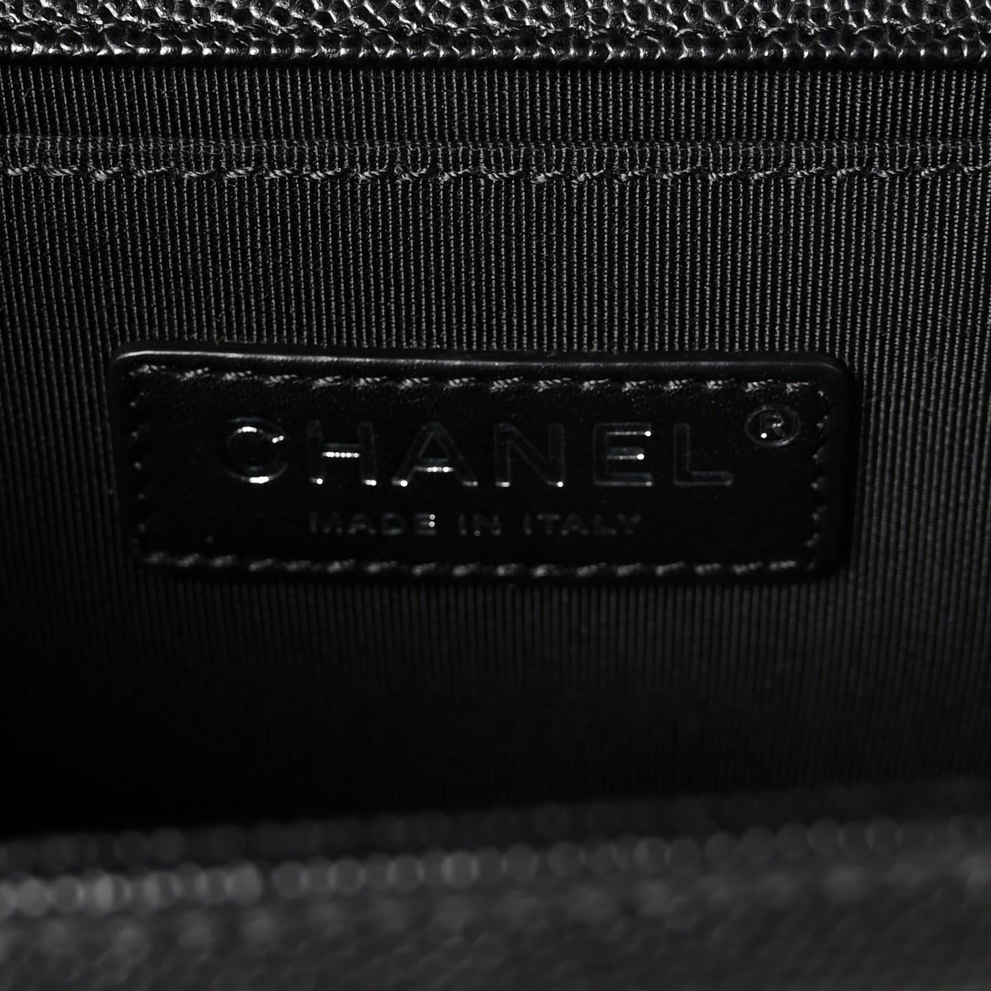 Caviar Quilted Medium Boy Flap Black