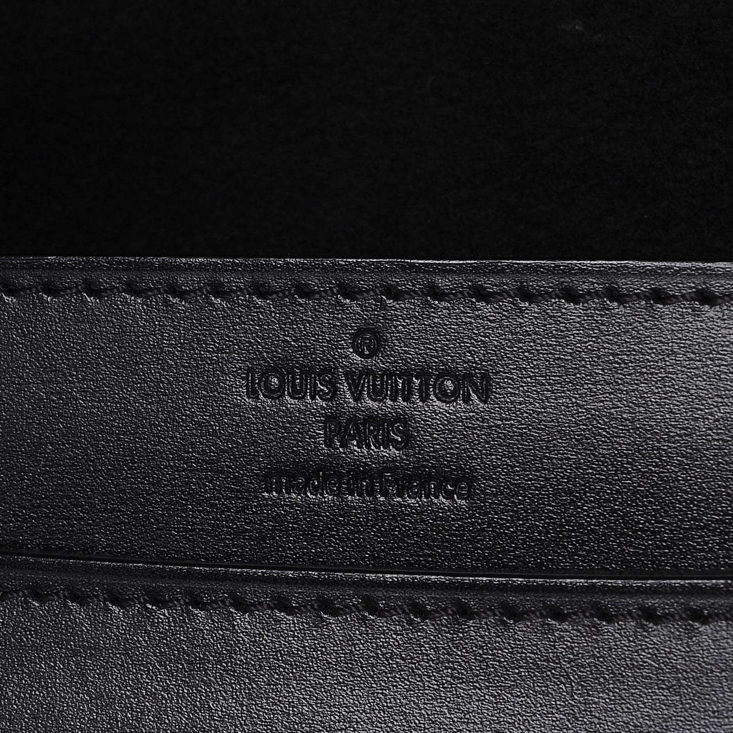 Calfskin Chain Louise GM Black
