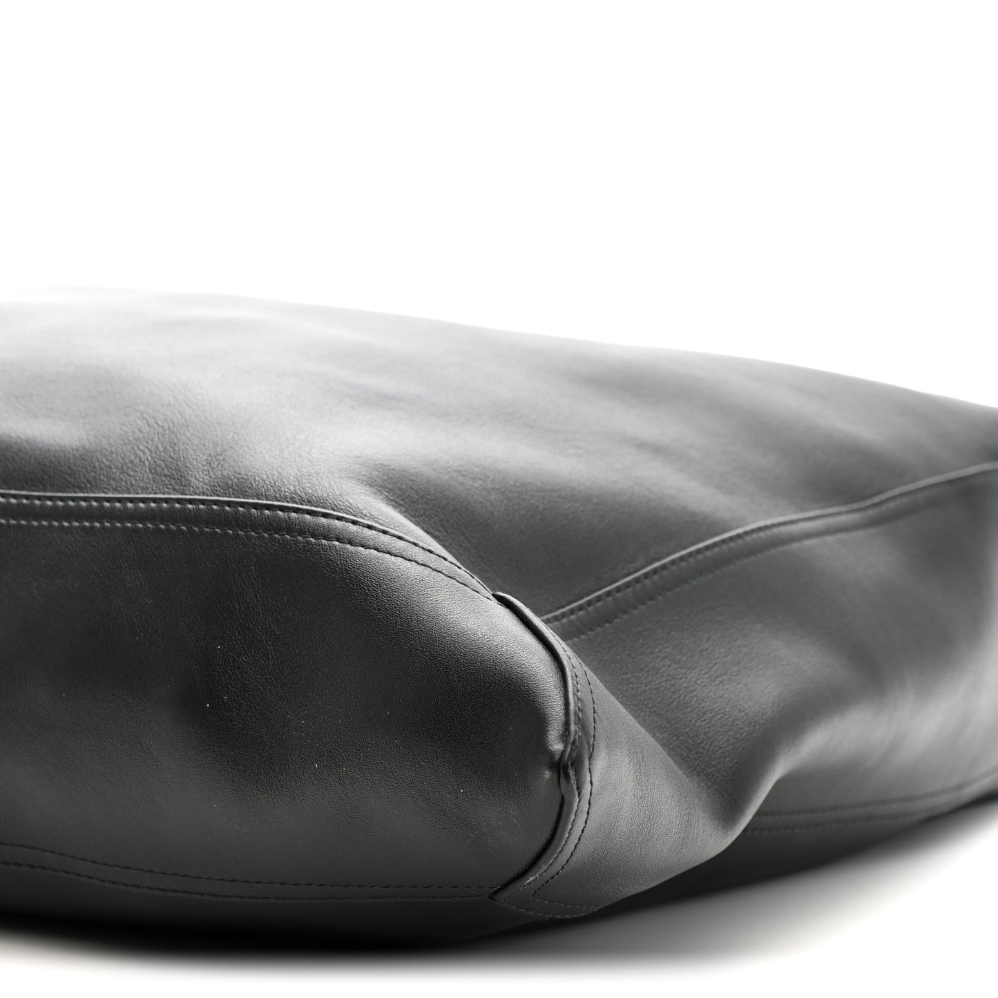 Silky Calfskin Large Hop Black