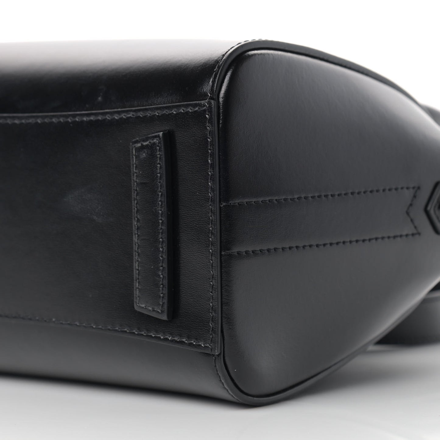Shiny Lord Calfskin Mini Antigona Black