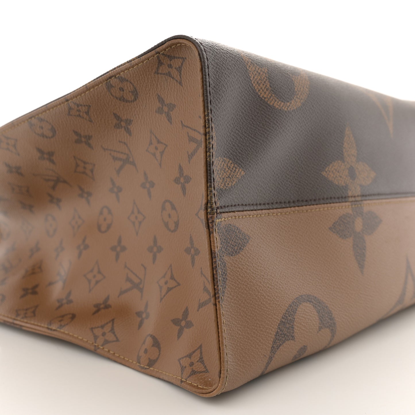 Reverse Monogram Giant Onthego GM