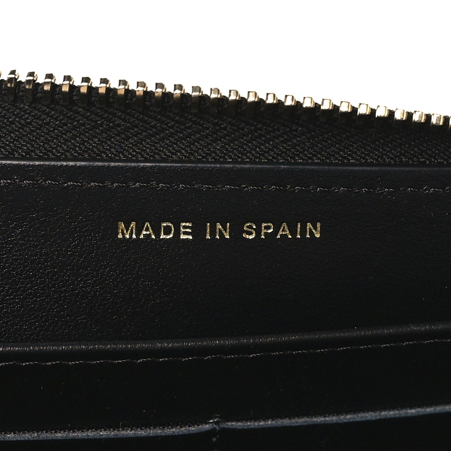 Caviar Quilted Filigree Zip Around Wallet Black