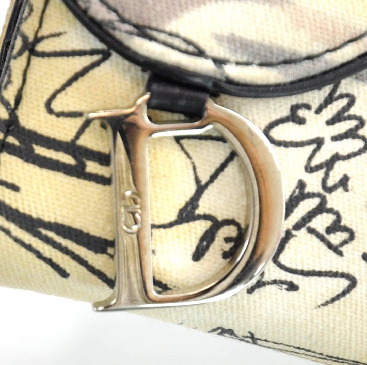 Compact Saddle Wallet