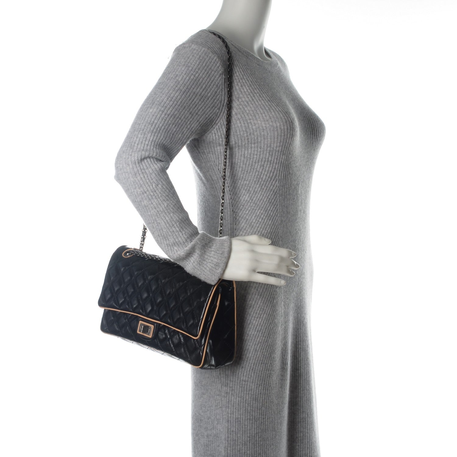 Chanel Glazed Calfskin Quilted 2.55 Reissue 226 Flap Black 2 of 6