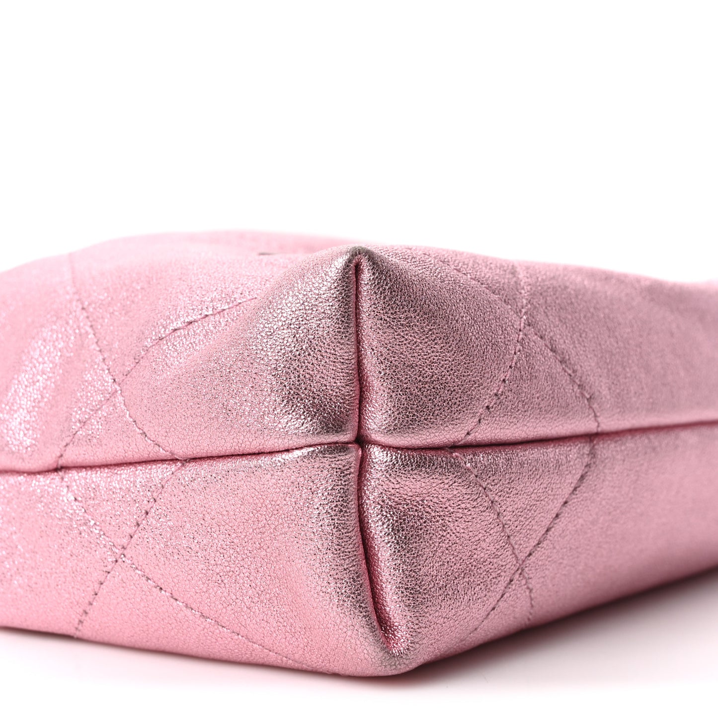 Metallic Lambskin Lacquered Monochrome Quilted Mini Chanel 22 Pink