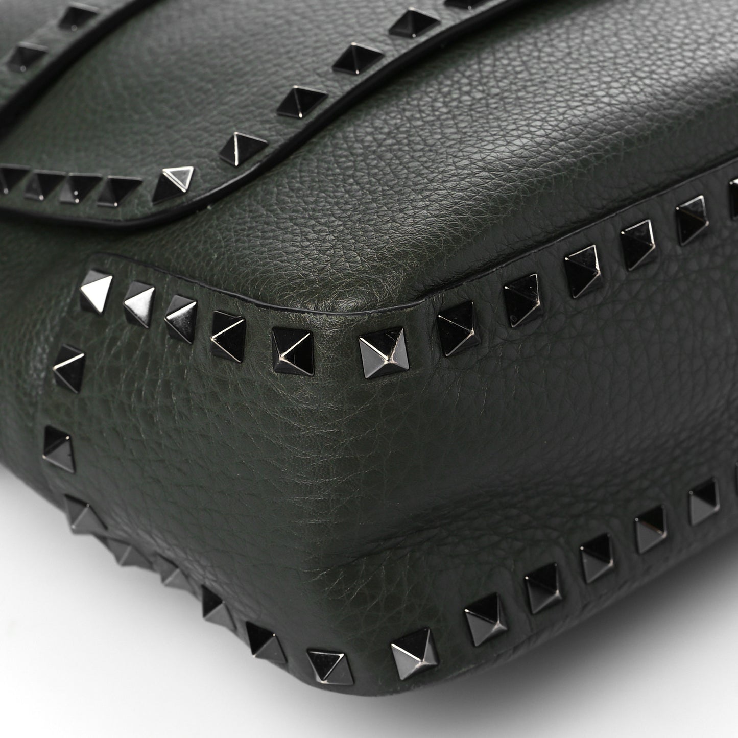 Pebbled Calfskin Rockstud Messenger Green