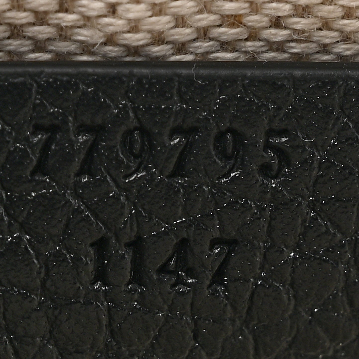 Pebbled Calfskin GG Marmont Zip Chain Bag Black