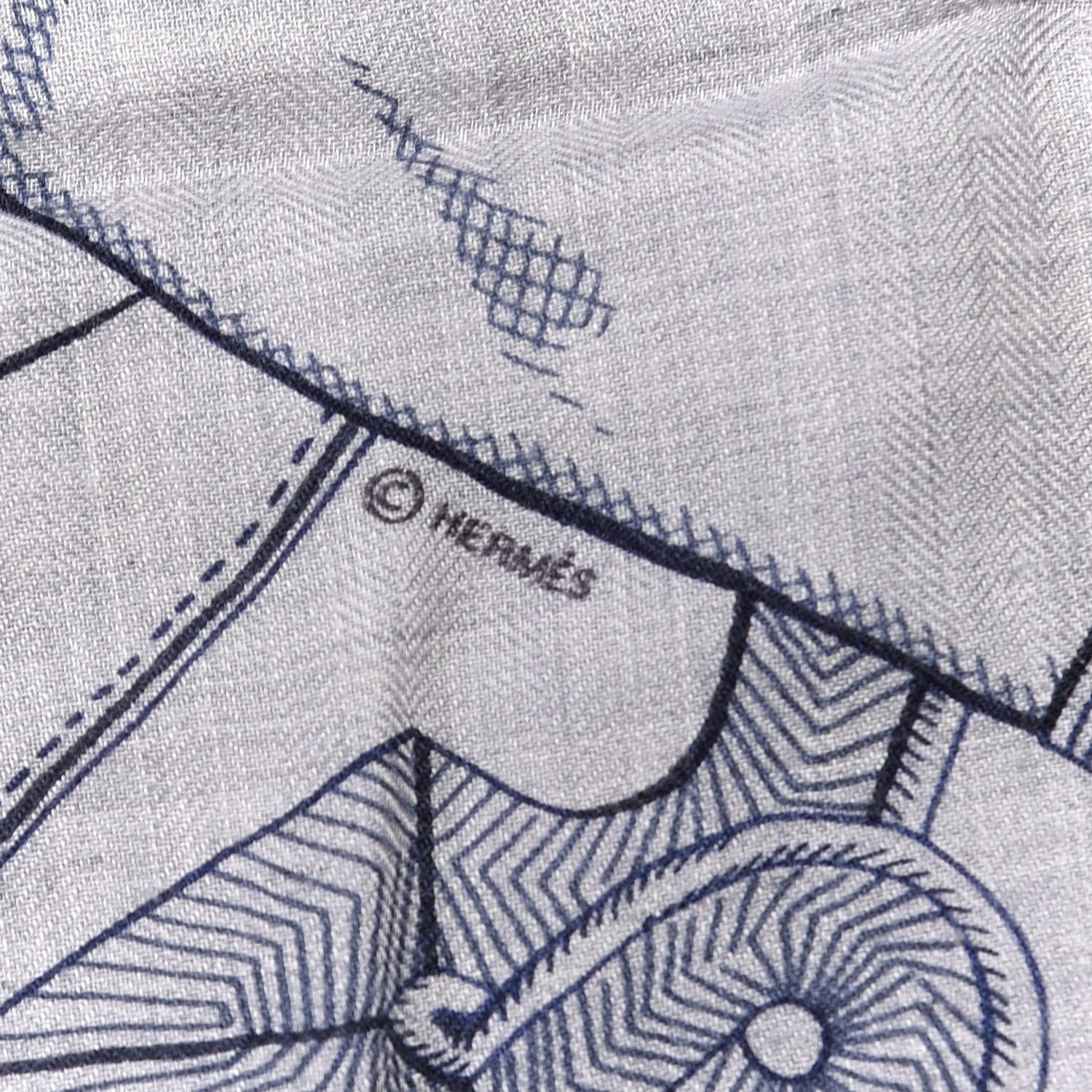 Hermes Cashmere Silk Zouaves Et Dragons Shawl 140 3 of 3
