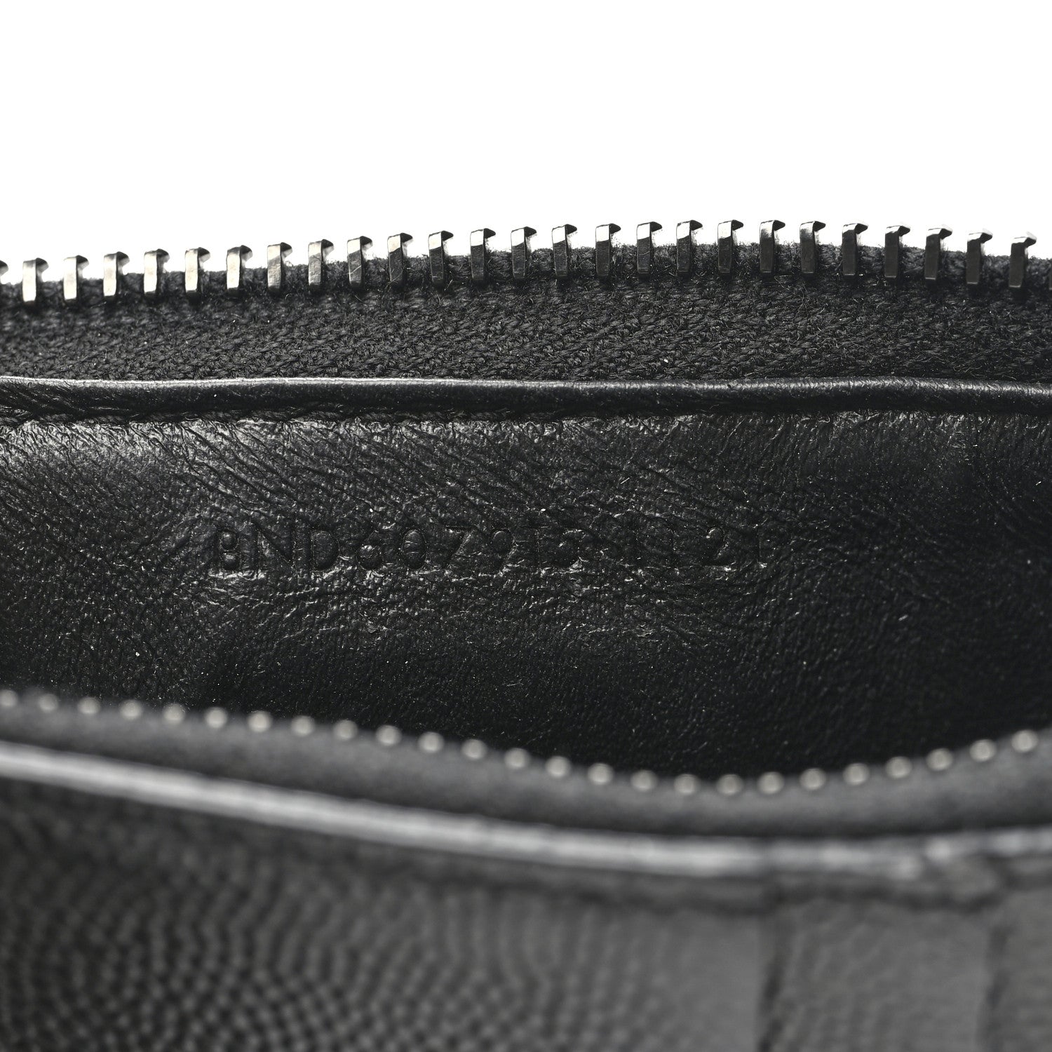 Saint Laurent Grain De Poudre Matelasse Chevron Monogram Fragments Zippered Card Case Black 6 of 7