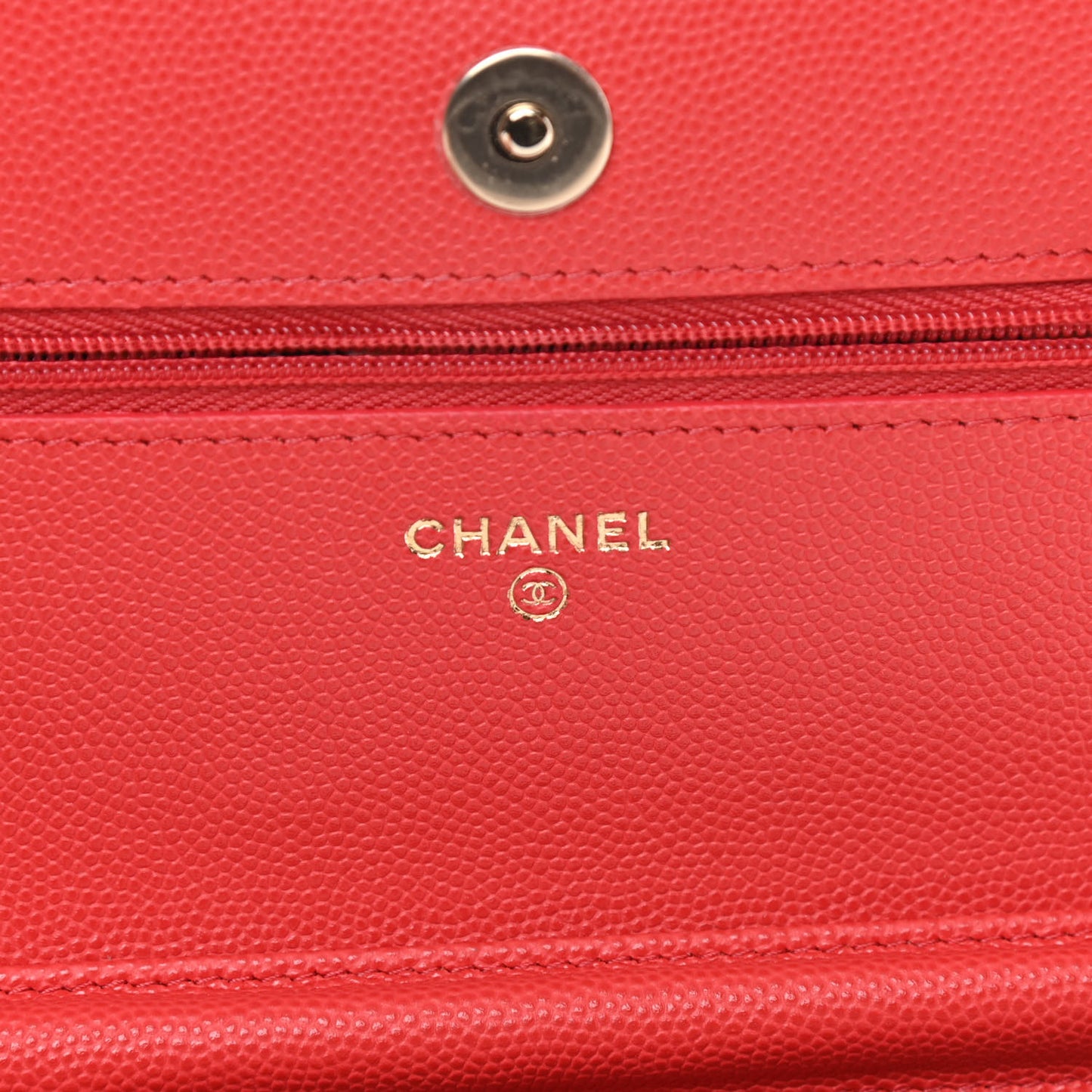 Caviar Quilted Striated CC Wallet On Chain WOC Red