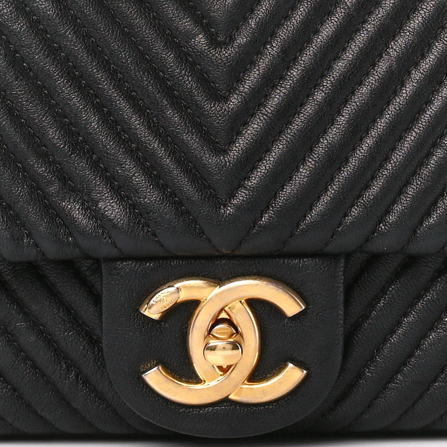 Calfskin Chevron Quilted Medium Surpique Flap Black