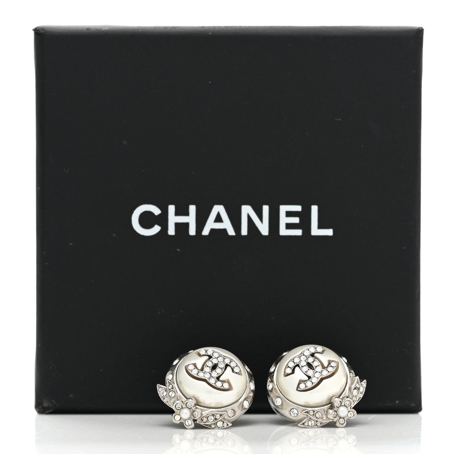 Pearl Crystal CC Round Earrings Silver