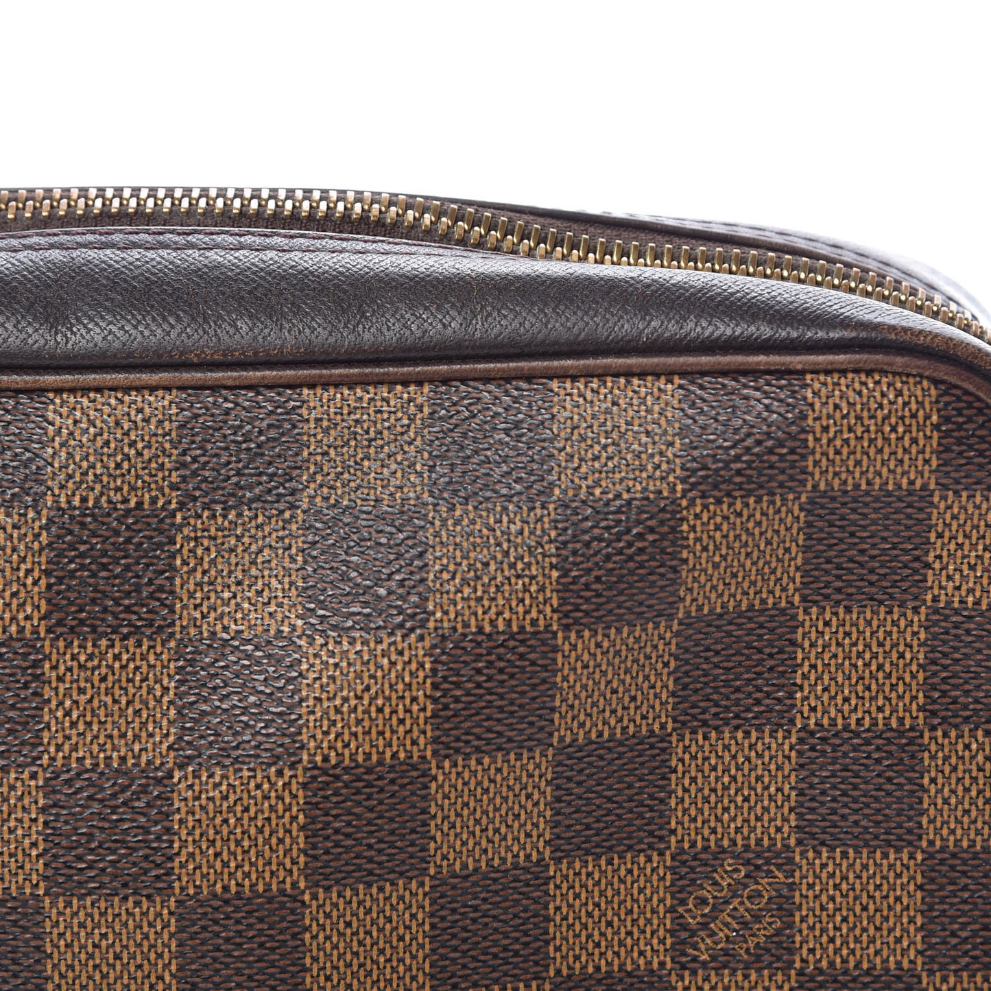 Damier Ebene Trousse Toilette 28