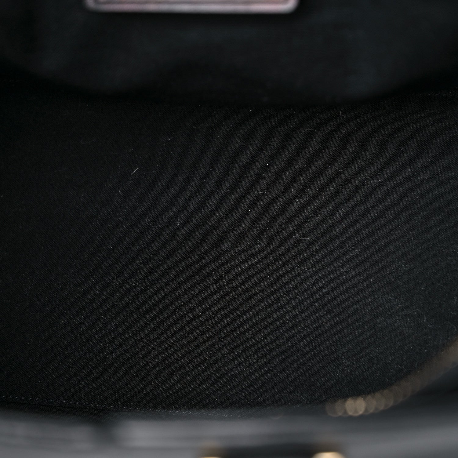 Saint Laurent Textured Calfskin Small Classic Y Cabas Black 9 of 12