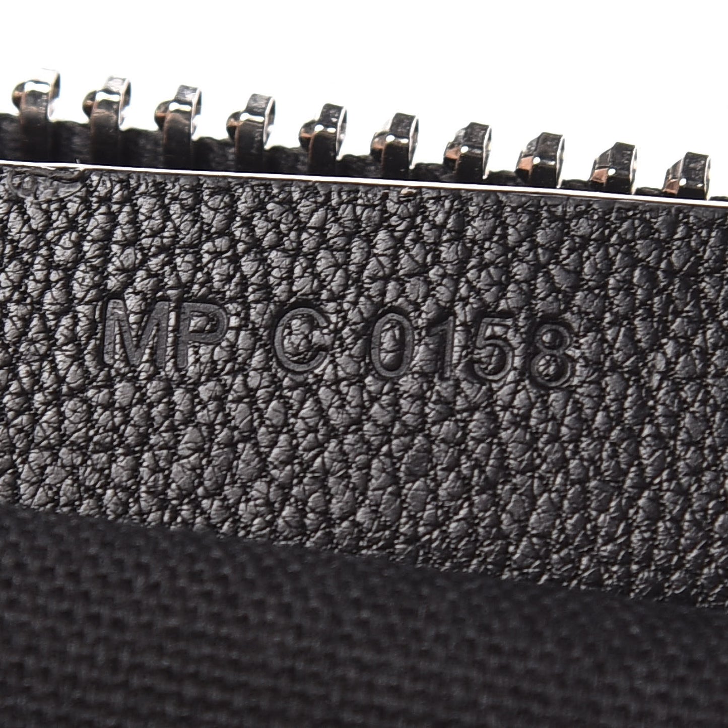 Sugar Goatskin Medium Antigona Black