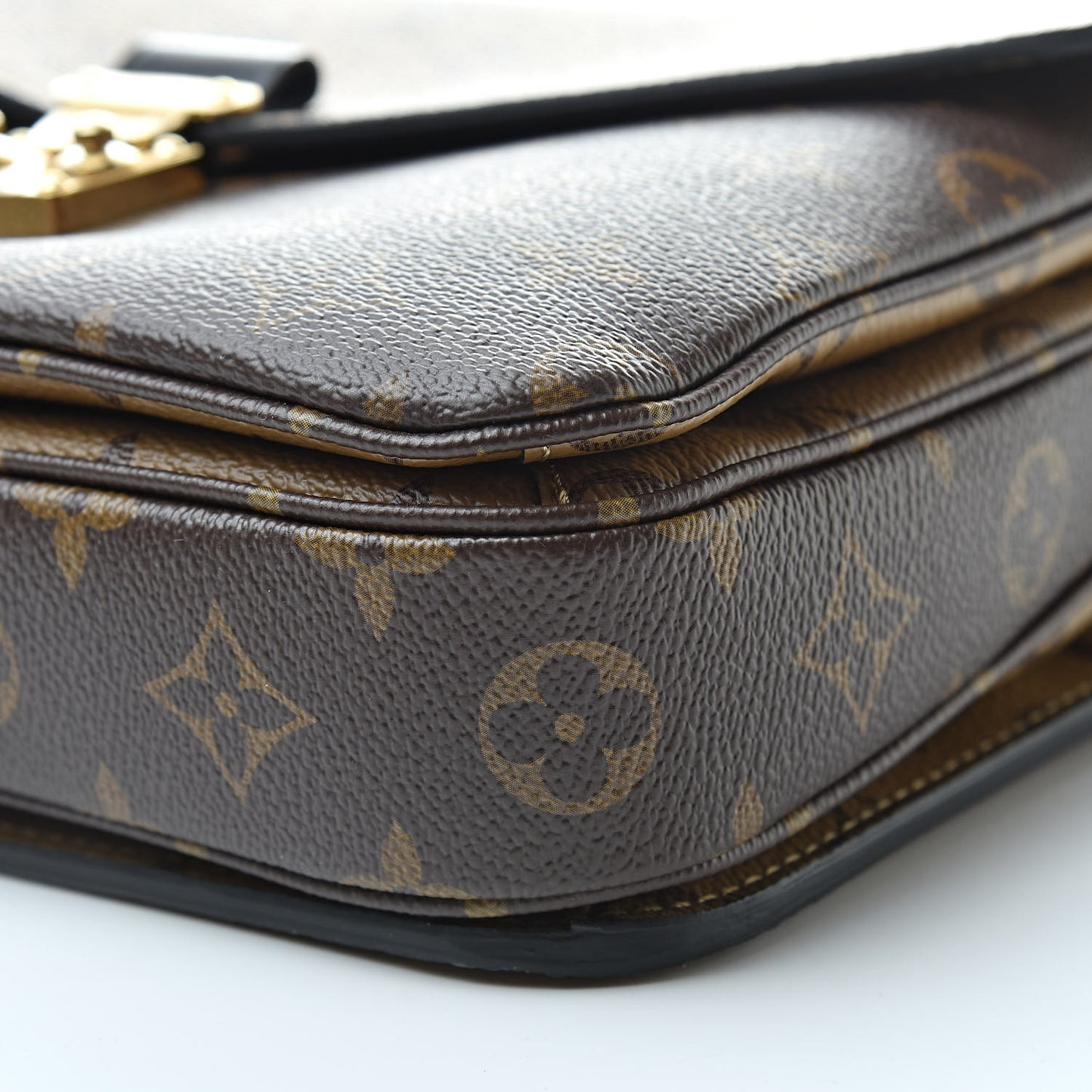 Reverse Monogram Pochette Metis