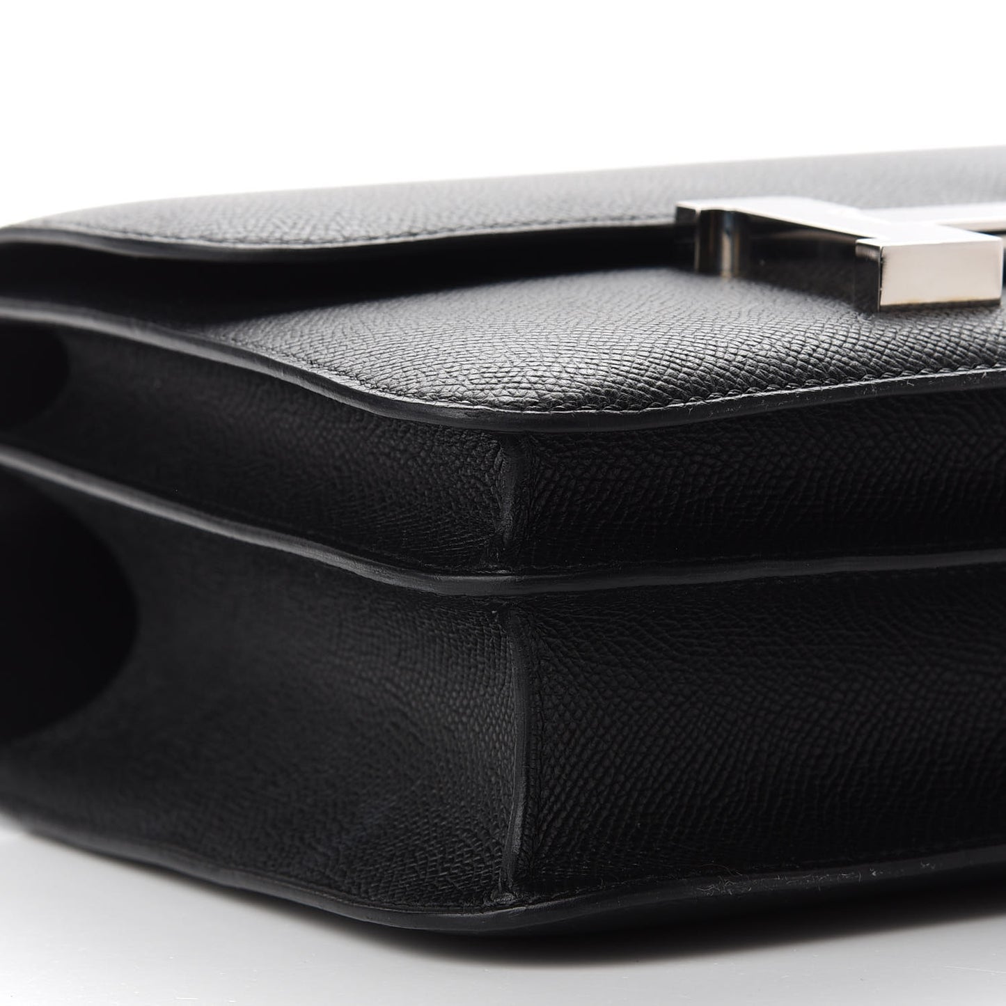 Epsom Horseshoe Enamel Constance 24 Black