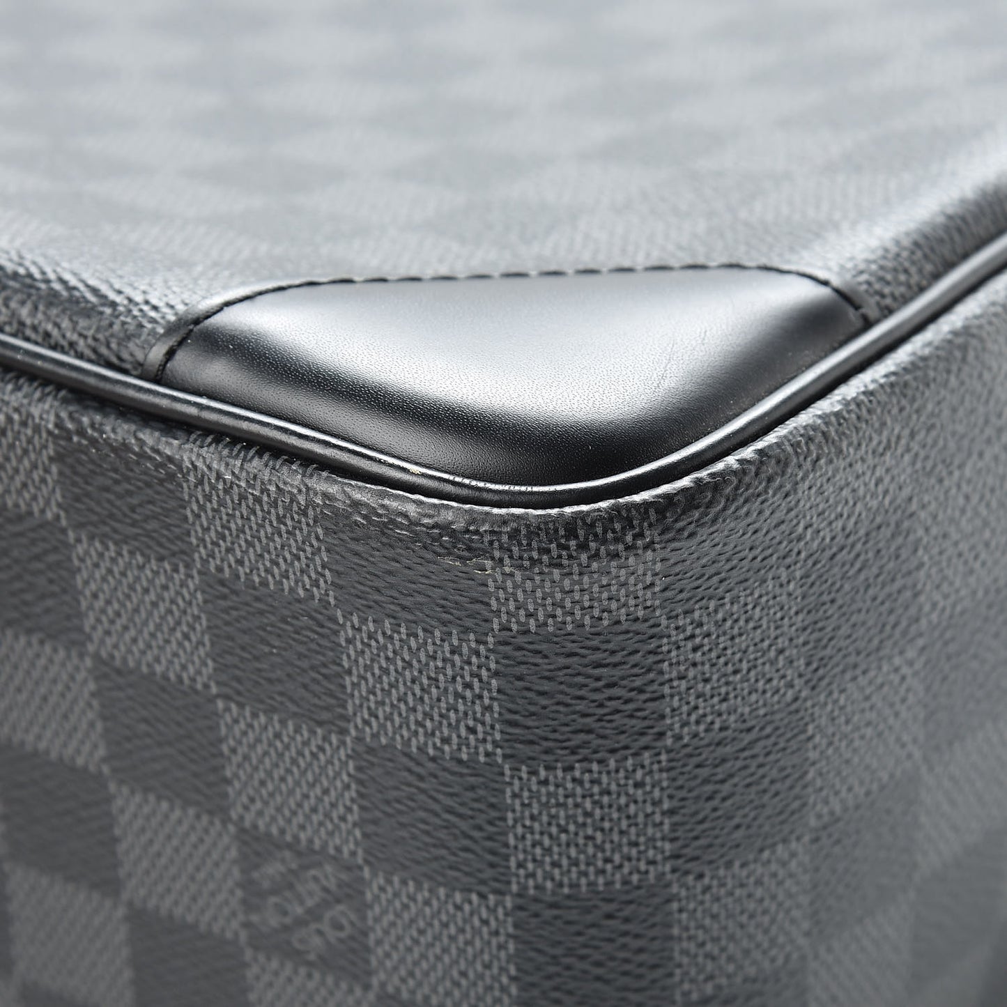 Damier Graphite Porte-Documents Voyage GM