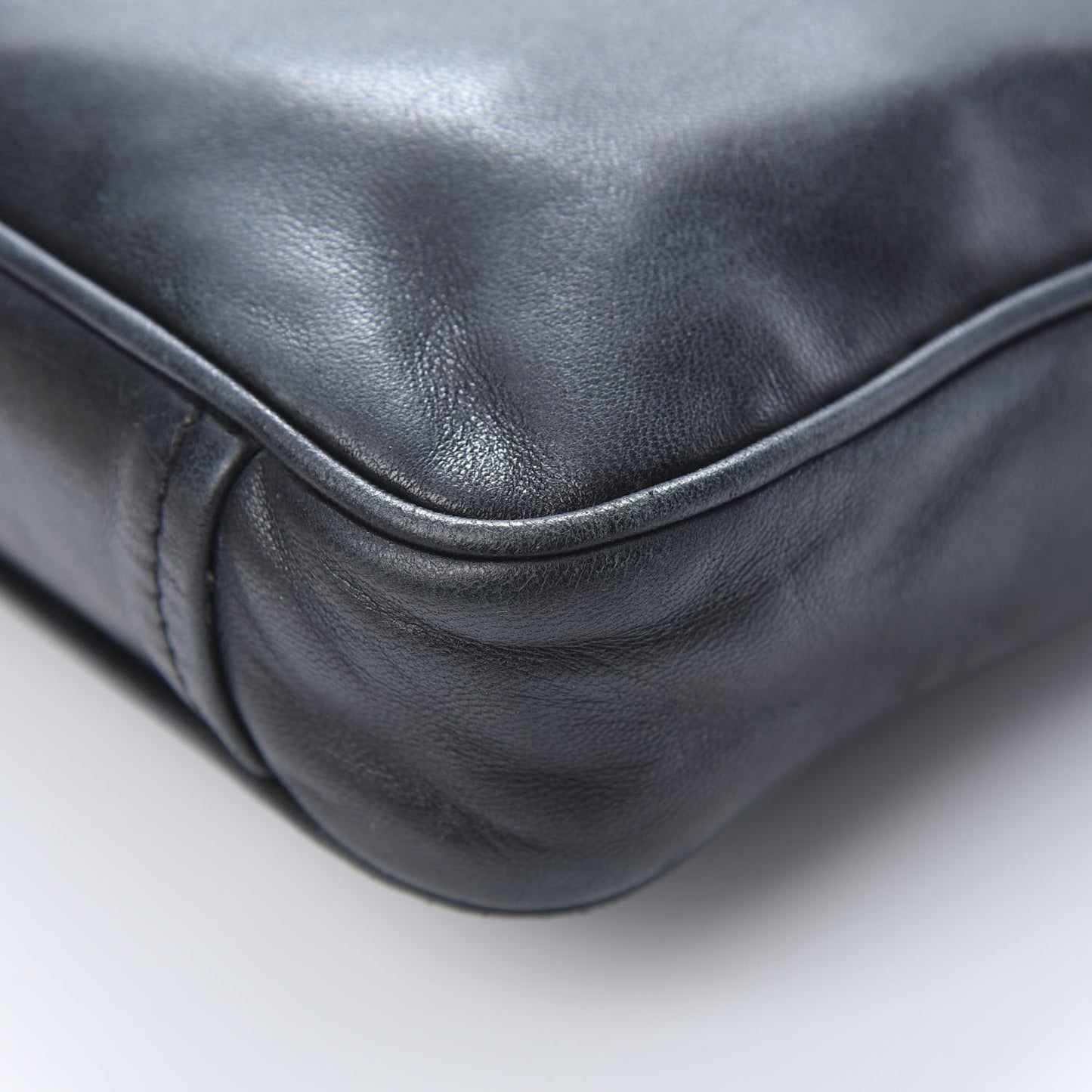 Nappa Flat Messenger Bag Black