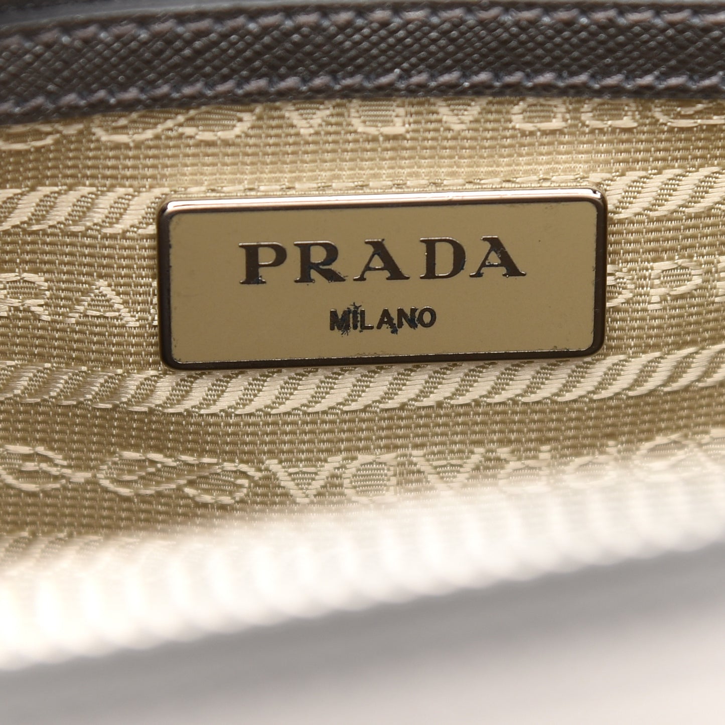 Metallic Saffiano Small Galleria Double Zip Tote Cromo