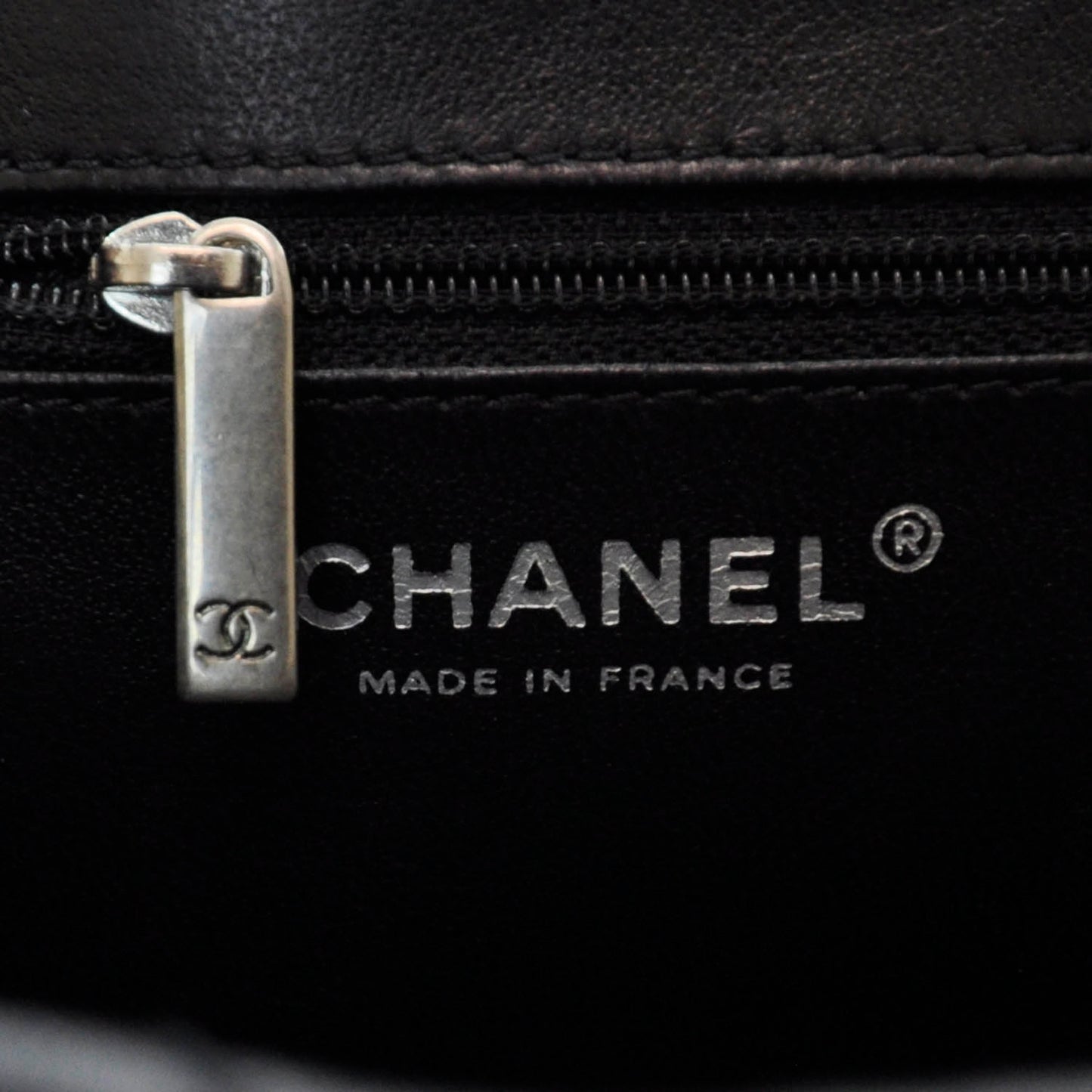 Leather Modern Chain Flap Black