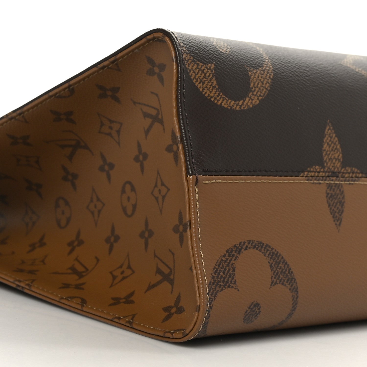 Louis Vuitton Reverse Monogram Giant Onthego MM 7 of 8
