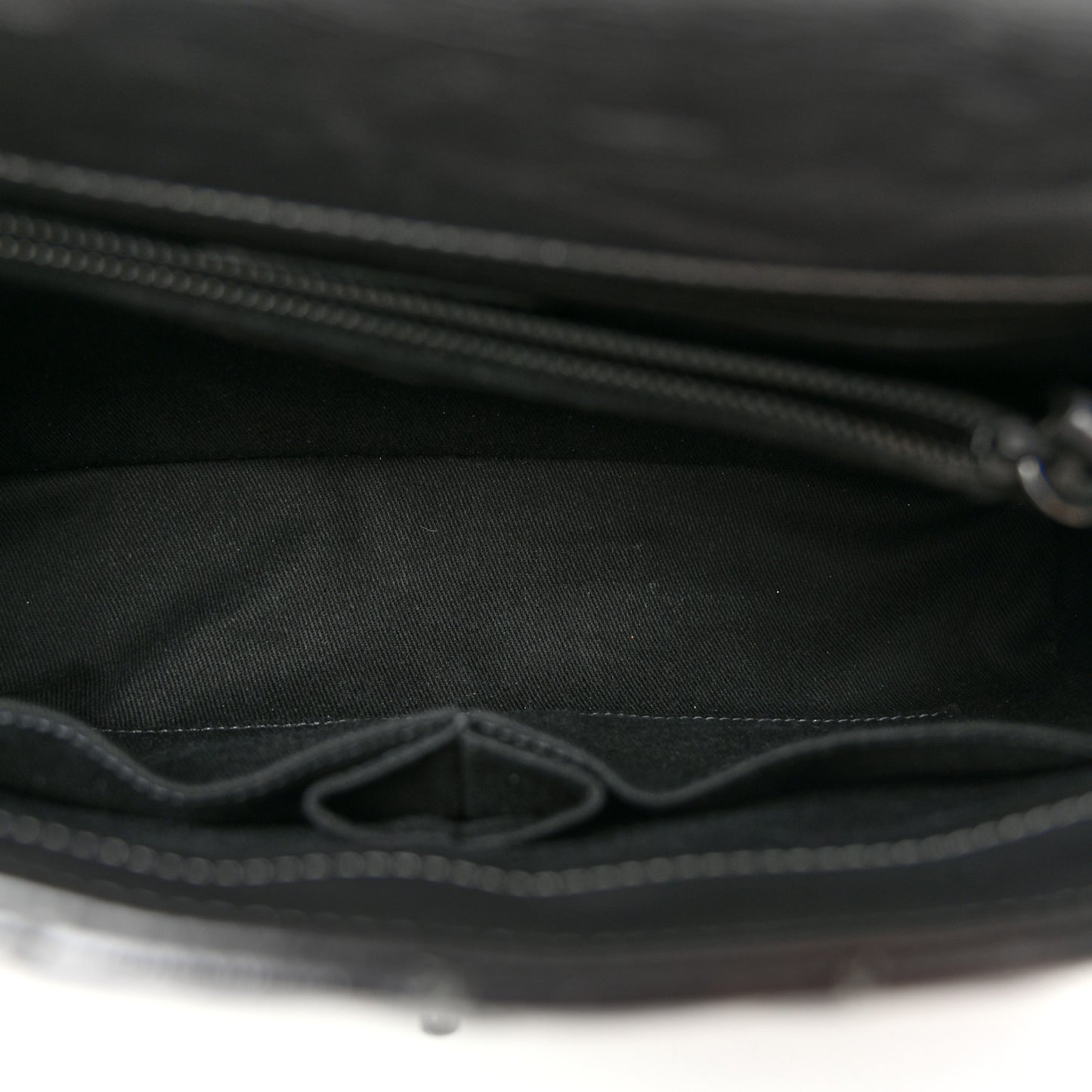 Nubuck Iridescent Calfskin Quilted Reissue Camera Case Black