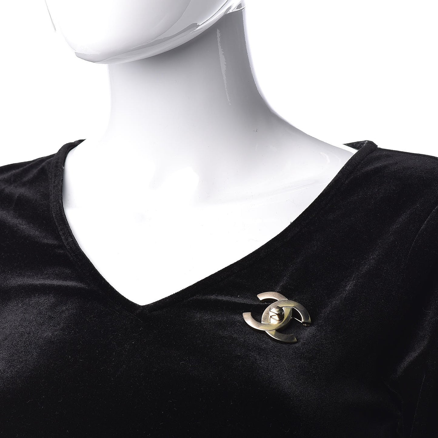 CC Turnlock Brooch Gold