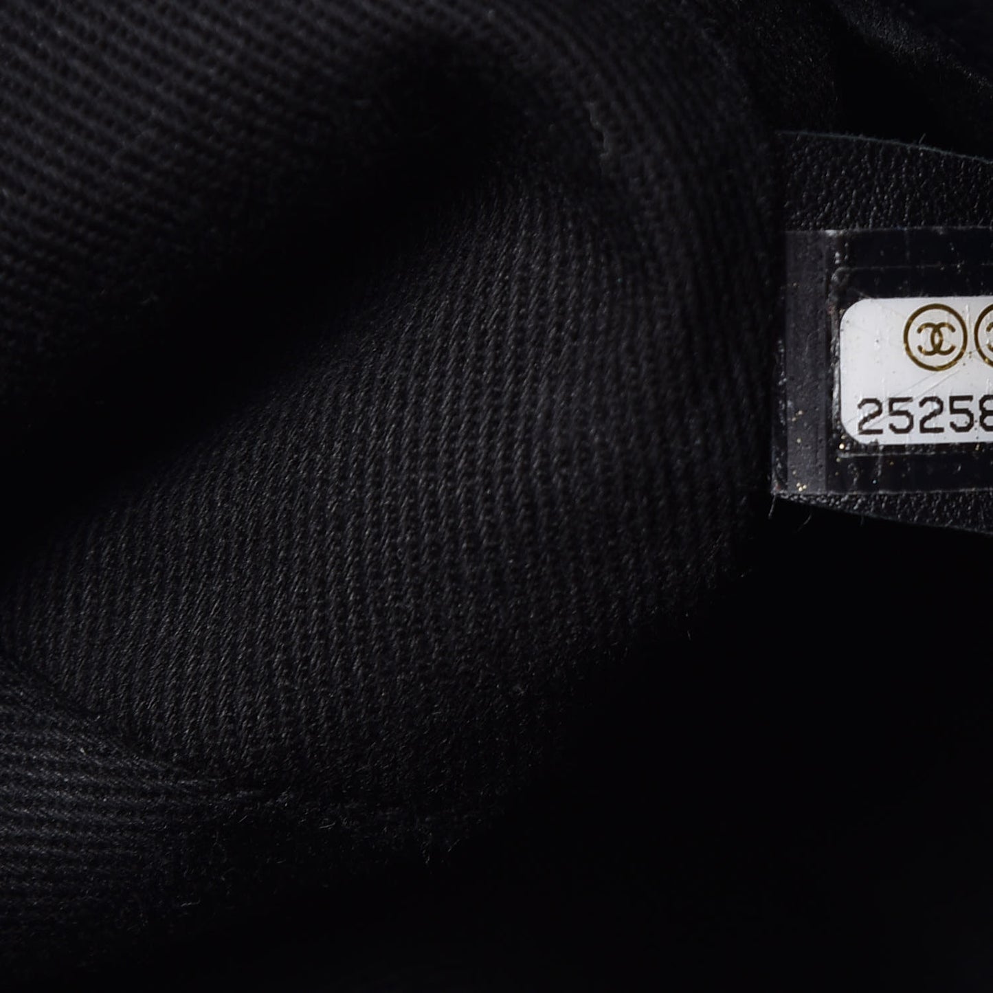 Grained Calfskin Stitched Medium Braided With Style Flap Black