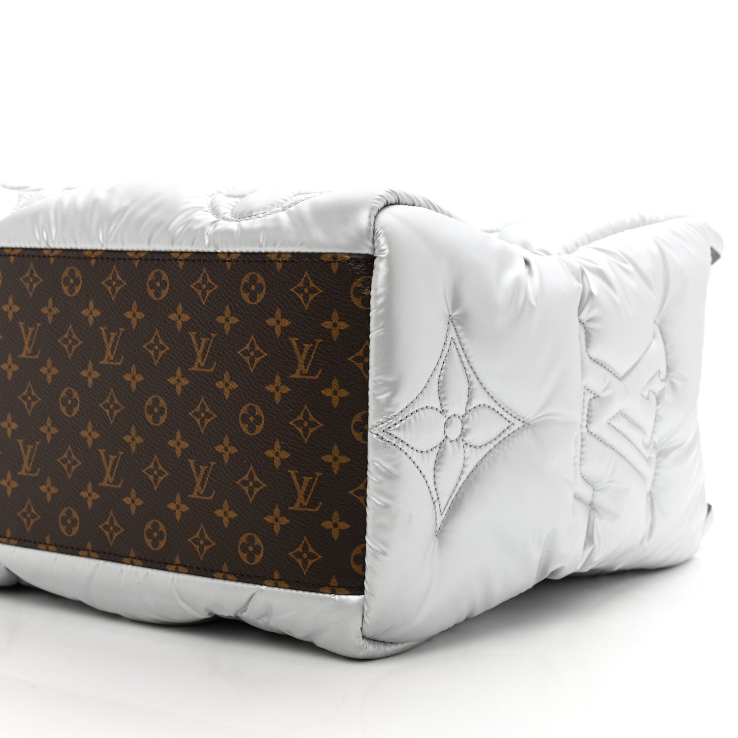 Louis Vuitton Econyl Monogram Pillow Giant Onthego GM Silver 9 of 9