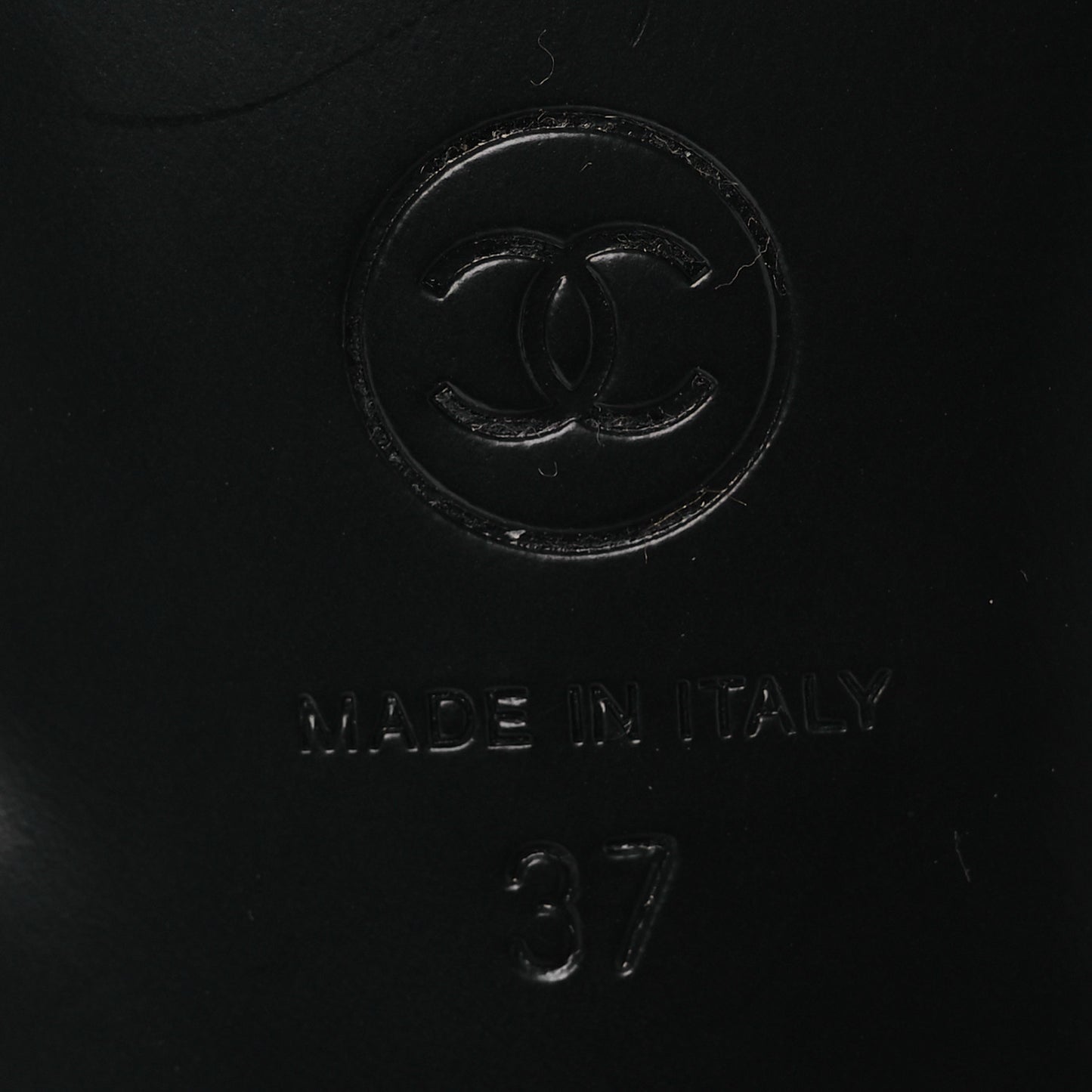 Lambskin Printed CC Thong Sandals 37 White Black