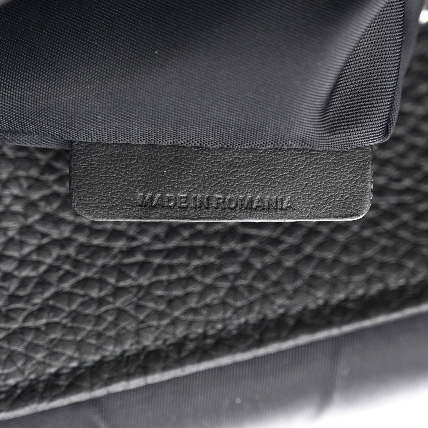 Grainy Calfskin Embossed Bruno Messenger Black
