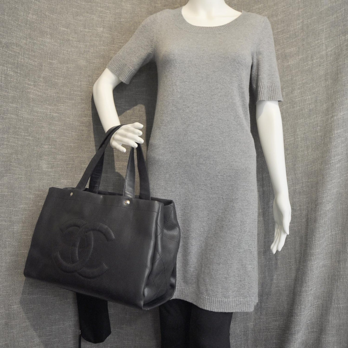 Caviar Quilted Executive Cerf Shopper Tote Black