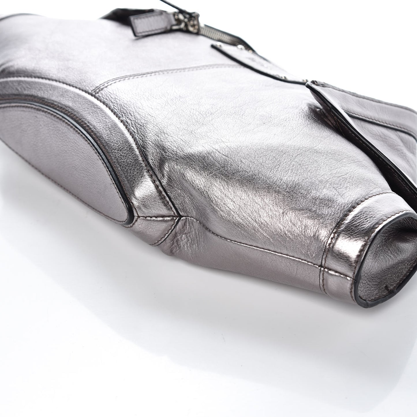 Metallic Lambskin De Manta Clutch Gun