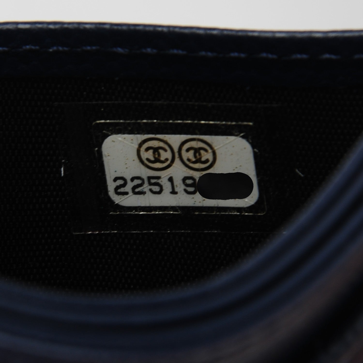 Chanel Caviar Chevron Card Holder Navy 7 of 7
