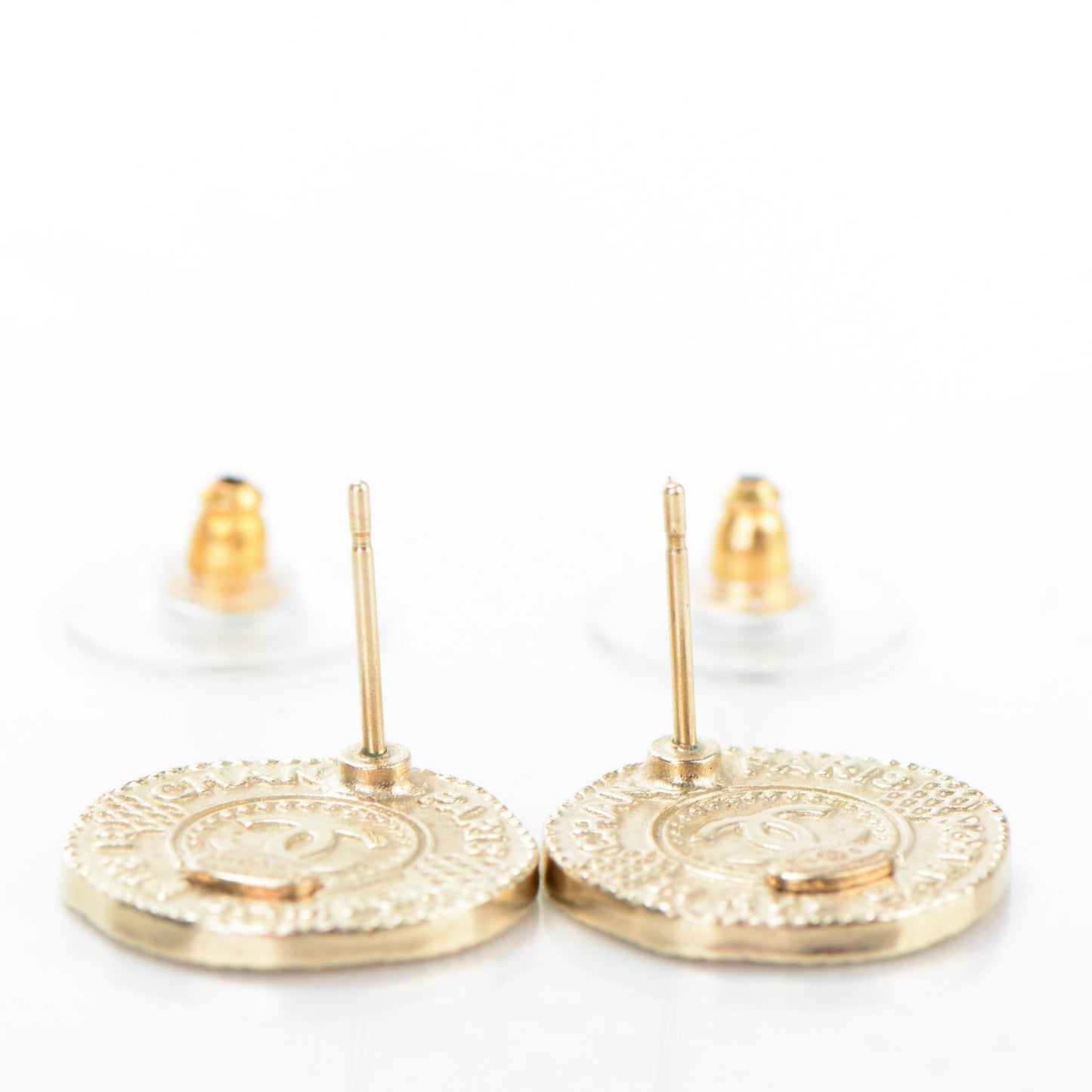 Medallion CC Earrings Gold