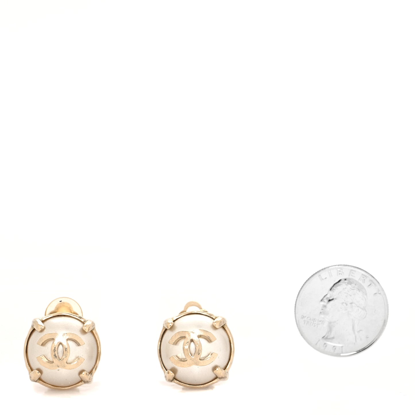 Pearl CC Large Clip On Earrings Light Gold