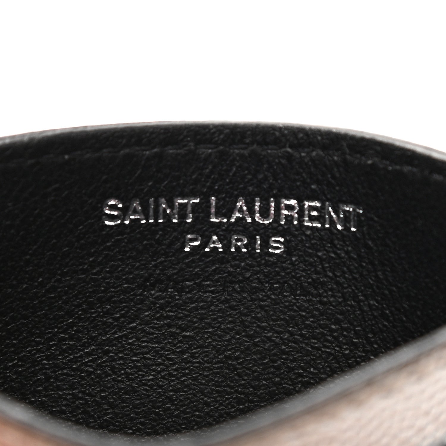Saint Laurent Metallic Grain De Poudre Matelasse Chevron Monogram Credit Card Case Argento 6 of 7