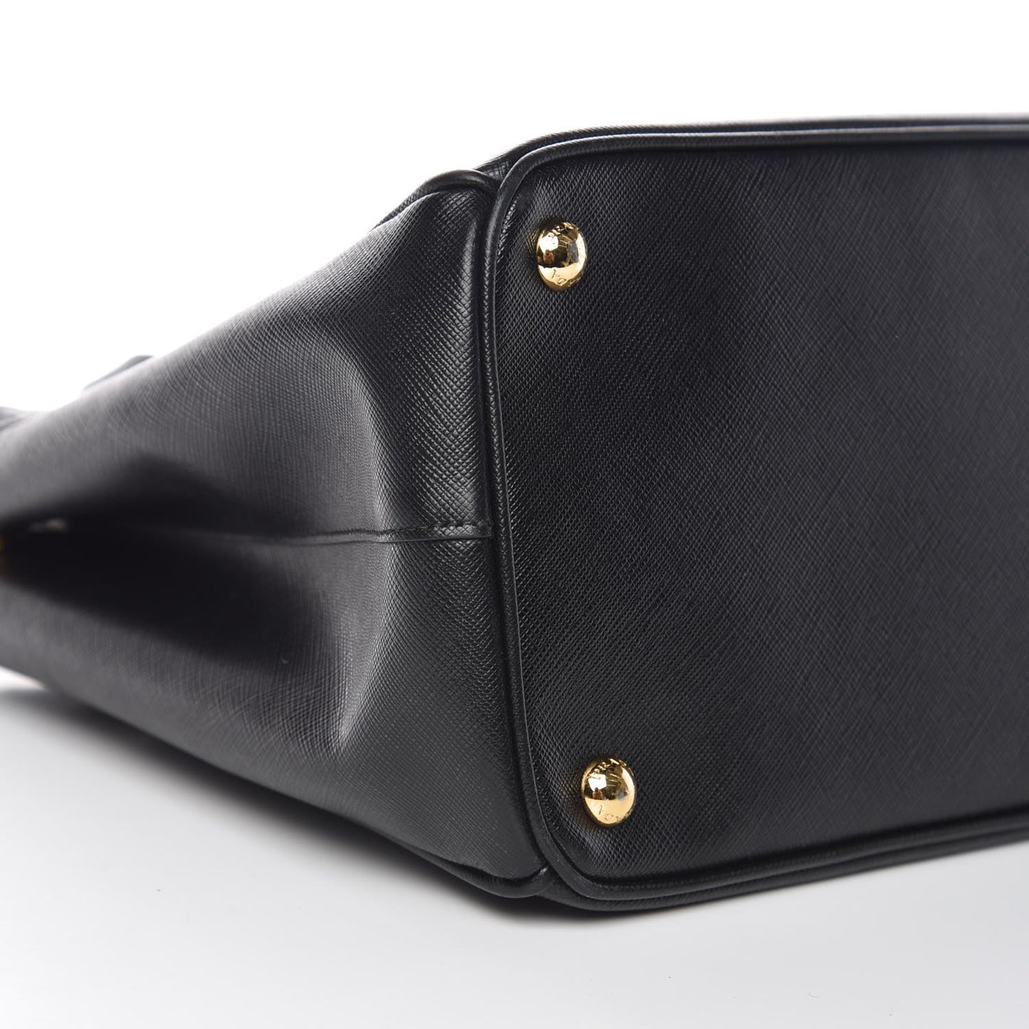 Saffiano Medium Galleria Double Zip Tote Black