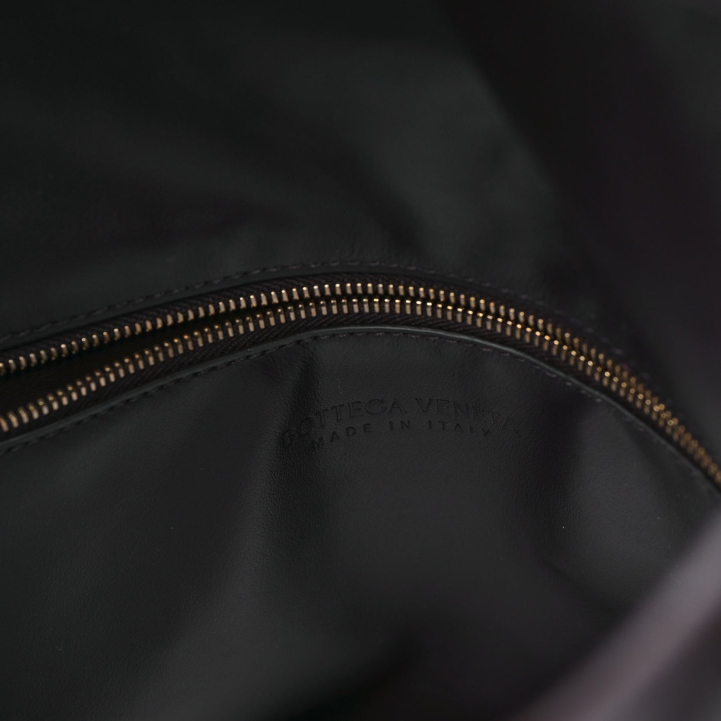 Calfskin Intrecciato Large Hop Ebano