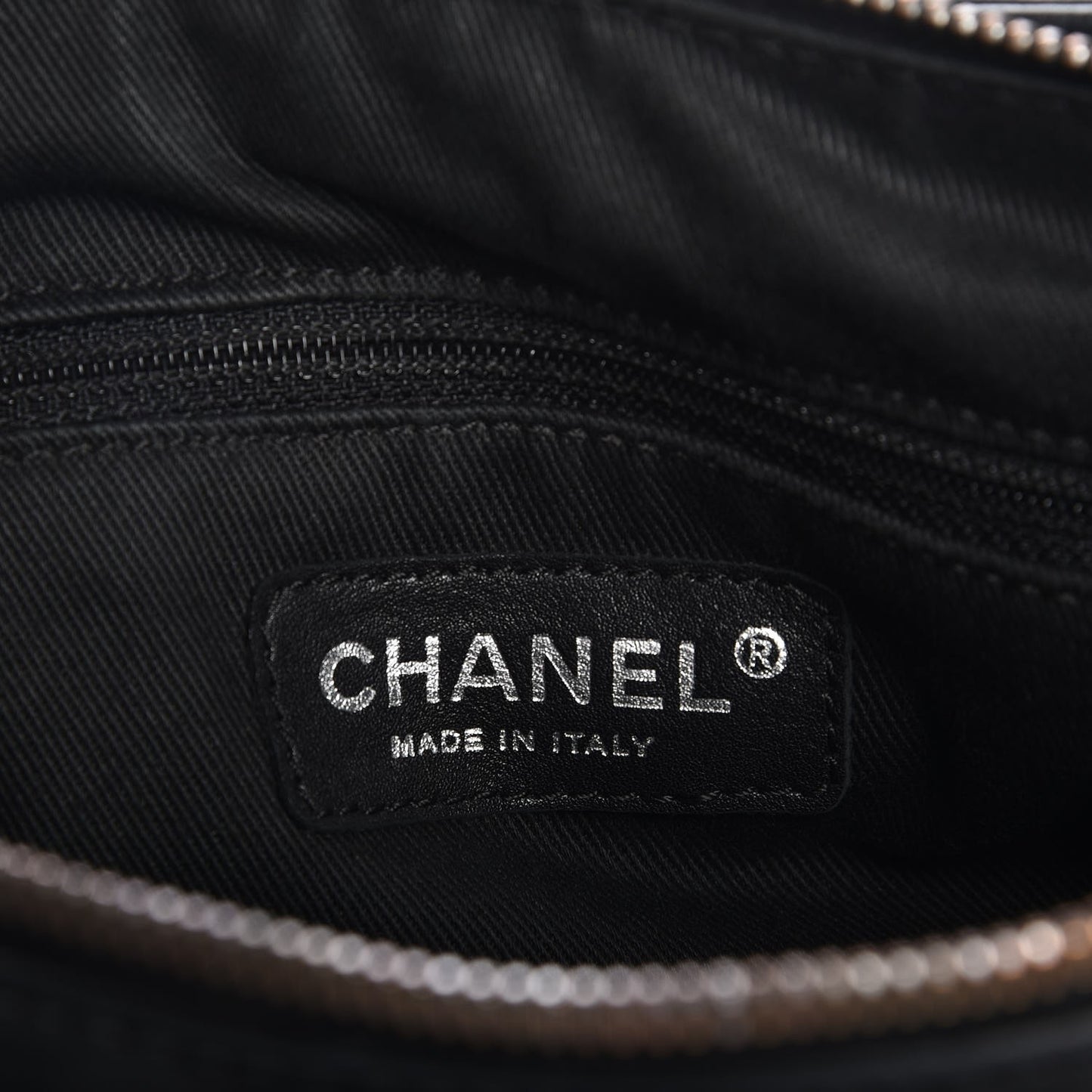 Lambskin Rock and Chic Shoulder Bag Black